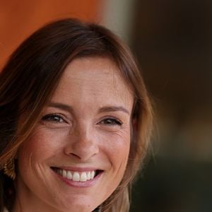 Isabelle Ithurburu - Les célébrités au village lors des Internationaux de France de Tennis de Roland Garros le 1er juin 2025. © Dominique Jacovides / Bestimage