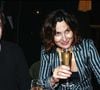 En effet, avec son ex-compagnon, le guitariste Fabien Cahen, l'artiste est devenue mère en 2002 d'une fille prénommée Lola Cahen, qui est aujourd'hui une jeune circassienne...

Zazie et Fabien Cahen assistent au 36ème Prix Culinaire International Pierre Taittinger présidé par Henri Salvador à l'hôtel Concorde Lafayette. Paris-France, 19 novembre 2002. Crédit Giancarlo Gorassini/Abaca