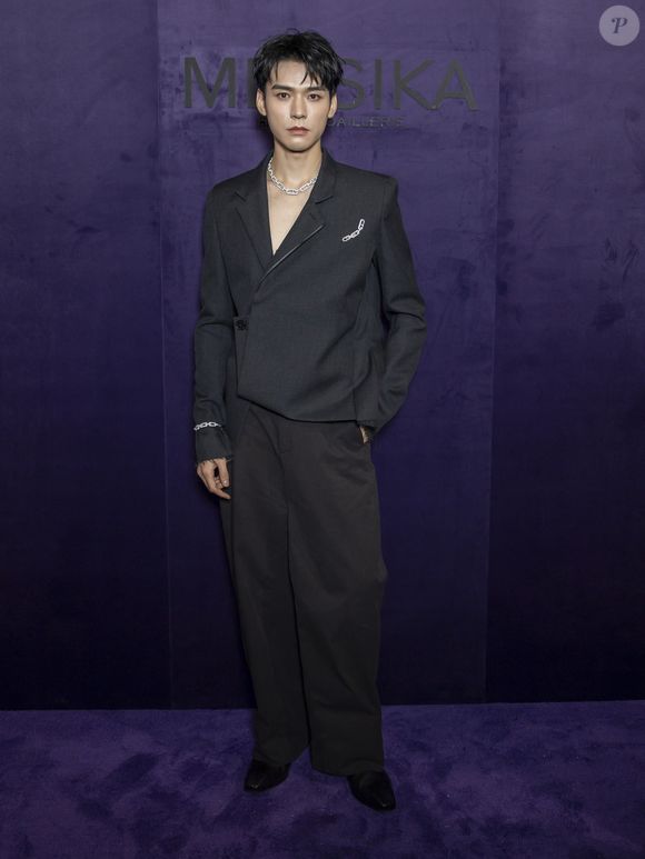 Gong Jun au photocall du défilé Messika Collection Femme Prêt-à-Porter Printemps/Eté 2026 lors de la Fashion Week de Paris (PFW), au Musée des Arts décoratifs, à Paris, France, le 13 octobre 2025. © Olivier Borde/Bestimage
