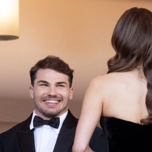 Antoine Dupont et Iris Mittenaere - Antoine Dupont et sa compagne Iris Mittenaere se retrouvent sur les marches  du film « Dossier 137 » lors du 78ème Festival International du Film de Cannes le 15 mai 2025.

© Jacovides / Moreau / Bestimage