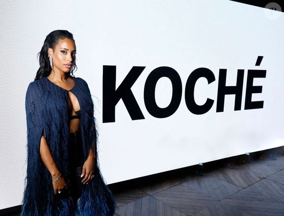 Ses publications laissent entendre qu’elle a souffert de trahison et qu’elle reconstruit son estime d’elle-même.

Demdem au Front Row du défilé Koché Collection Femme Prêt-à-porter Printemps/Eté 2023 lors de la Fashion Week de Paris, France, le 24 septembre 2022.

© Agence / Bestimage
