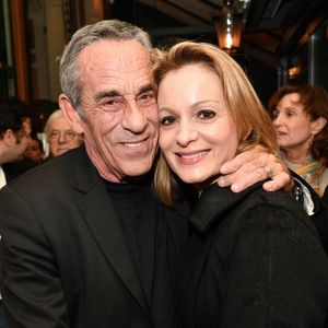 Thierry Ardisson et sa femme Audrey Crespo-Mara - Laurent Baffie fête son succès littéraire "1 Million de livres vendus" aux Deux Magots à Paris le 8 mars 2023. © Veeren/Bestimage