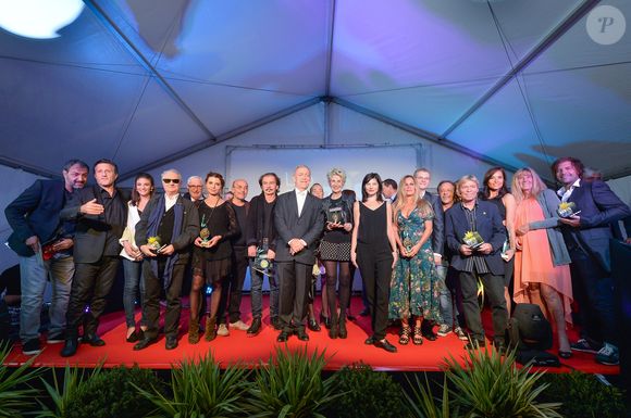 Michel La Rosa, Daniel Prévost, Teresa Ovidio, Patrick Paroux, Jean-Marie Galey, Gérard Spinelli, Dominique Frot, Danièle Gilbert, Delphine Chanéac, Jenny Del Pino, Clément Brun, Antoine Coesens, Yvan Zaplatilek, Alexia Degrémont et Gontran Cherrier - Remise des prix au Festival Les Héros de la Télé à Beausoleil, France, le 8 octobre 2016. © Michael Alesi/Bestimage