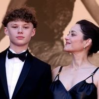 La méthode de Marion Cotillard pour que ses enfants Marcel et Louise aient de bonnes notes à l'école : "Et ça marche"