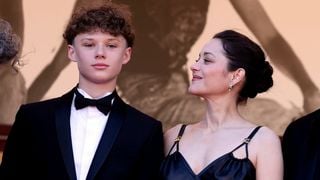 La méthode de Marion Cotillard pour que ses enfants Marcel et Louise aient de bonnes notes à l'école : "Et ça marche"