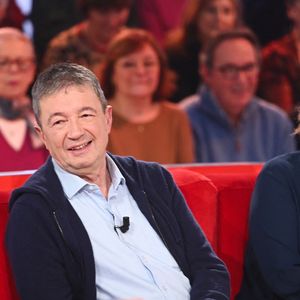 A l'instar de Frédéric Bouraly ou encore Stéphanie Le Quellec.

Exclusif - Frédéric Bouraly et Stéphanie Le Quellec lors de l'enregistrement de l'émission "Vivement dimanche" au studio Rive Gauche, présentée par M. Drucker avec une diffusion sur France 3 le 1er février 2026. © Guillaume Gaffiot/Bestimage