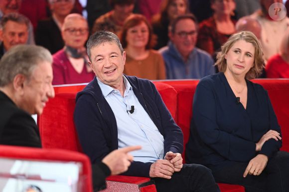 A l'instar de Frédéric Bouraly ou encore Stéphanie Le Quellec.

Exclusif - Frédéric Bouraly et Stéphanie Le Quellec lors de l'enregistrement de l'émission "Vivement dimanche" au studio Rive Gauche, présentée par M. Drucker avec une diffusion sur France 3 le 1er février 2026. © Guillaume Gaffiot/Bestimage