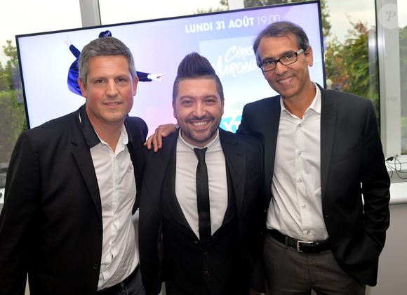 Ce dernier quitte ainsi ses fonctions de directeur des activités audios du groupe M6.

Exclusif - Olivier Abecassis (directeur général d'E-TF1), Chris Marques et Régis Ravanas (directeur général adjoint de TF1) - Lancement de "Xtra", la nouvelle plateforme de contenus 100% digitaux de MYTF1, représentée par Chris Marques à Boulogne, le 31 août 2015. VEEREN / BESTIMAGE