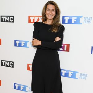 Et lorsqu'elle ne vit pas à Asnières-sur-Seine, aux portes de Paris, pour son travail et sa vie familiale, Anne-Claire Coudray met le cap vers la Bretagne... 

Anne-Claire Coudray à la soirée de rentrée 2019 de TF1 au Palais de Tokyo à Paris, le 9 septembre 2019. Crédit Pierre Perusseau/Bestimage