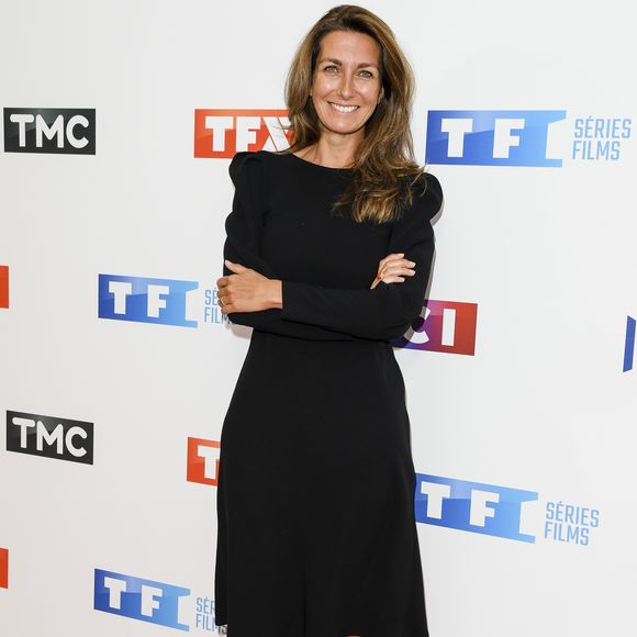 Et lorsqu'elle ne vit pas à Asnières-sur-Seine, aux portes de Paris, pour son travail et sa vie familiale, Anne-Claire Coudray met le cap vers la Bretagne... 

Anne-Claire Coudray à la soirée de rentrée 2019 de TF1 au Palais de Tokyo à Paris, le 9 septembre 2019. Crédit Pierre Perusseau/Bestimage