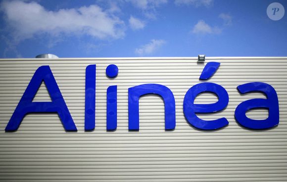 La Meziere (35) : le magasin Alinea sur la zone commerciale "Cap Malo". Magasin d'ameublement et de décoration de l'enseigne Alinea, concurrent d'Ikea.  - Photo by Bigot/ANDBZ/ABACAPRESS.COM