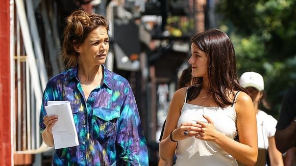 Suri Cruise rejoint sa maman sur son nouveau film dont tout le monde parle : elle ressemble autant à Katie Holmes que Tom Cruise en grandissant