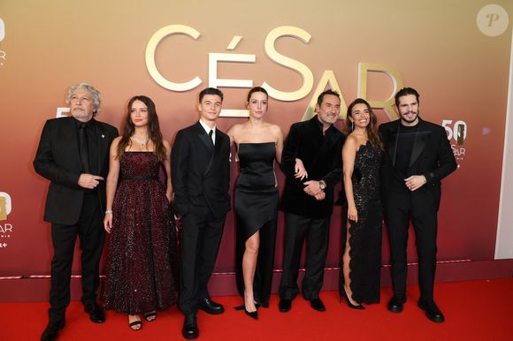 Le comportement de Raphaël Quenard a impacté le tournage du film "L'amour Ouf".

L'équipe du film "l'amour ouf" (Alain Chabat, Mallory Wanecque, Malik Frikah, Adèle Exarchopoulos, Gilles Lellouche (montre Audemars Piguet), Elodie Bouchez, François Civil) - Photocall de la 50ème édition de la cérémonie des César à l'Olympia à Paris, France, le 28 février 2025 © Dominique Jacovides - Olivier Borde / Bestimage