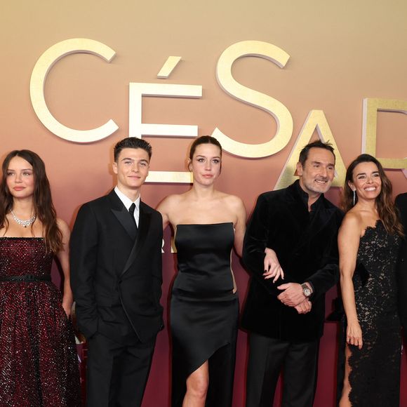 Le comportement de Raphaël Quenard a impacté le tournage du film "L'amour Ouf".

L'équipe du film "l'amour ouf" (Alain Chabat, Mallory Wanecque, Malik Frikah, Adèle Exarchopoulos, Gilles Lellouche (montre Audemars Piguet), Elodie Bouchez, François Civil) - Photocall de la 50ème édition de la cérémonie des César à l'Olympia à Paris, France, le 28 février 2025 © Dominique Jacovides - Olivier Borde / Bestimage
