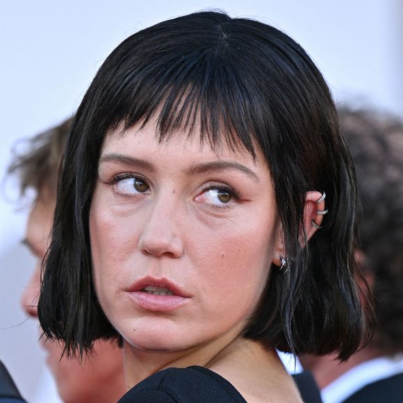 "Un moment, je me dis : 'Il n’est pas en train de galérer, il est en train de se noyer'".

Adele Exarchopoulos lors du tapis rouge de clôture du 82ème Festival International du Film de Venise au Lido de Venise, Italie, le 06 septembre 2025. Photo by Aurore Marechal/ABACAPRESS.COM