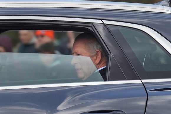 Le palais a rassuré sur l'état de santé du roi Charles III. 

Le roi Charles III est conduit en voiture de Clarence House, sa résidence londonienne ce Vendredi 28 mars 2025. ... Photo par Yui Mok/PA Wire - Abaca