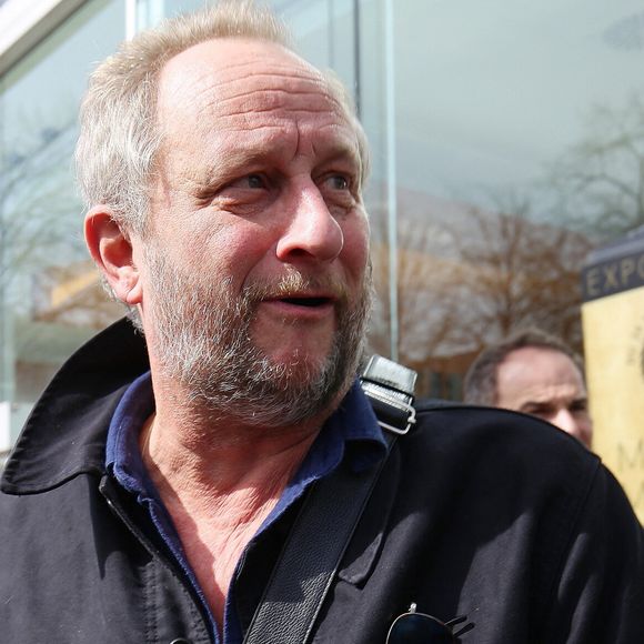 Benoit Poelvoorde à la sortie des studios de Radio France à Paris. Le 29 mars 2023
© Jonathan Rebboah / Panoramic / Bestimage