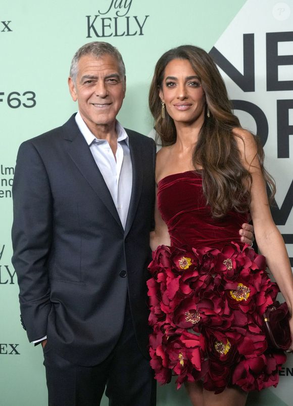Leurs jumeaux, Ella et Alexander, aiment beaucoup le sud de la France

George et Amal Clooney assistent à la première sur tapis rouge de la soirée d'ouverture du 63e Festival du film de New York le 29 septembre 2025. Photo par Sonia Moskowitz Gordon/ZUMA Press Wire