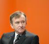 Et se positionne sur la troisième marche du podium des plus grosses fortunes mondiales.
Le PDG de LVMH, Bernard Arnault, annonce la création d'une fondation culturelle " Louis Vuitton pour la création " lors d'une conférence de presse à Paris, France, le 2 octobre 2006. L'architecte américain Frank Gehry sera le concepteur du bâtiment de la fondation, qui sera situé dans le Jardin d'Acclimatation, à la lisière nord du Bois de Boulogne. Photo by Nicolas Khayat/ABACAPRESS.COM