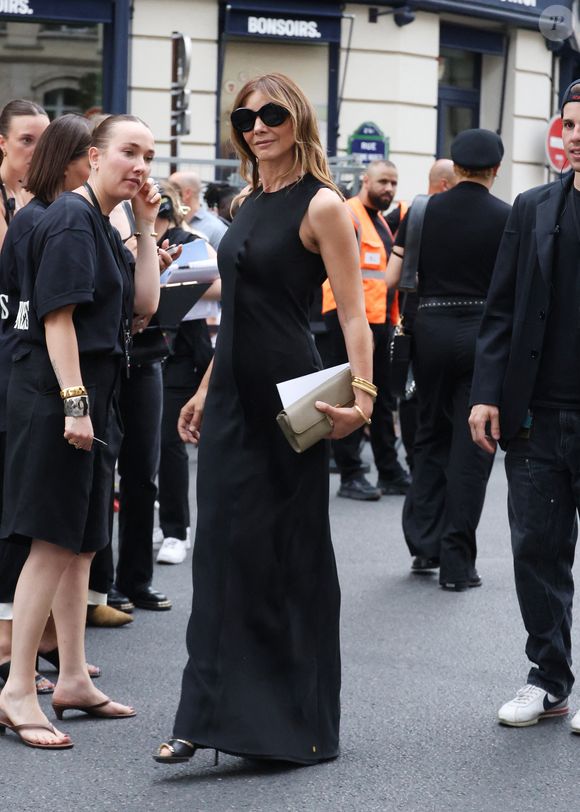 Clotilde Courau -  Les célébrités au défilé AMI "Collection Homme Prêt-à-Porter Printemps/Eté 2026" lors de la Fashion Week de Paris, le 25 juin 2025
© Denis Guignebourg / Bestimage