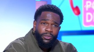 "J'espère que tu es fier de moi" : Tayc perd ses moyens en évoquant son "frère" disparu en 2024