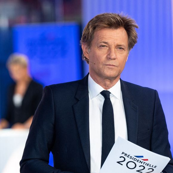 La place de Laurent Delahousse sur France 2 serait-elle "en danger" ? C’est en tout cas ce que rapporte le "Parisien".

Laurent Delahousse sur le plateau de l'émission spéciale sur les élections présidentielles de la télévision publique française France 2, à Paris, France. Photo par Ammar Abd Rabbo/ABACAPRESS.COM