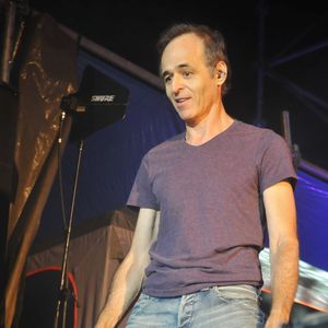 Exclusif - Jean-Jacques Goldman - Vente aux enchères à l'occasion du 20ème anniversaire du spectacle "Les Vendanges du Coeur" à Ouveillan, près de Narbonne (Aude) au profit des "Restos du Coeur" le 20 juillet 2014.