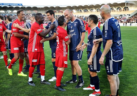 Archives du 14 Mai 2024 à Bordeaux du "Match des legendes" durant lequel Yannick Noah, en compagnie de Yoann Gourcuff, Christophe Dugarry, Bixente Lizarazu et Zinedine Zidane, c'est blessé dans les premieres minutes, blessure qui l'oblige aujourd hui d'annuler entierement sa tournée estivale 2024. © Patrick Bernard-Quentin Salinier/ Bestimage