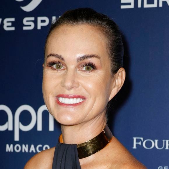 Après s'être ressourcée dans les Yvelines auprès de son compagnon Serge Varsano, Laeticia Hallyday a de nouveau fait ses valises.

Laeticia Hallyday - La soirée Global Gift Gala au Four Seasons George V à Paris. Christophe Aubert via Bestimage