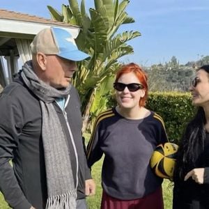 Une prise de parole très attendue par les fans de l'acteur.

Tallulah et Bruce Willis à Los Angeles.

Photo : Backgrid USA / Bestimage