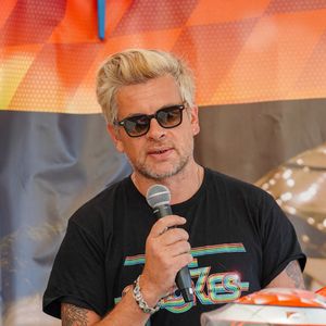 Exclusif - Benjamin Biolay lors du marathon Karting Jules Bianchi (jour 1) au circuit Paul Ricard au Castellet, France

© Anne-Sophie Guebey via Bestimage