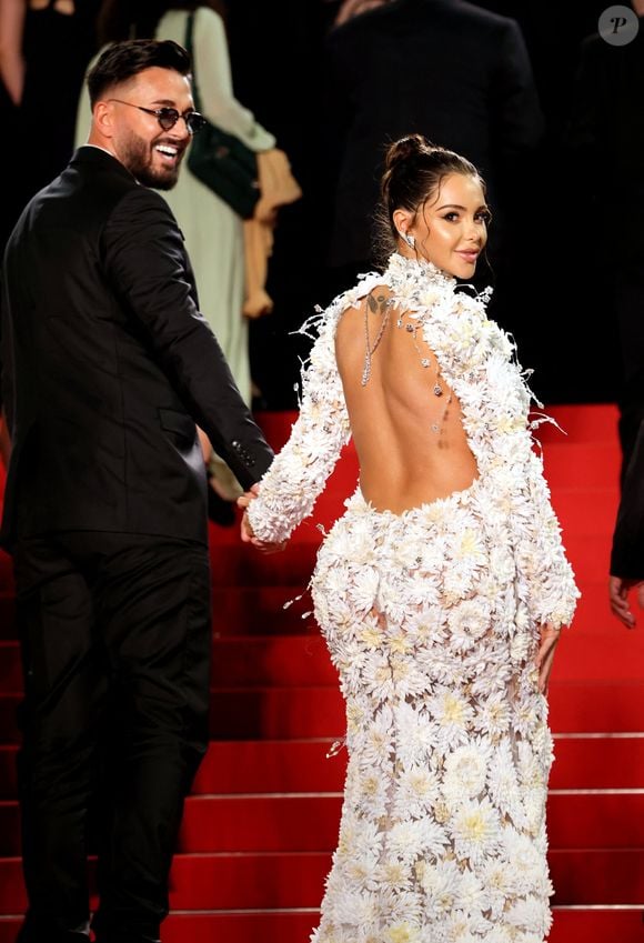 Thomas Vergara et sa femme Nabilla Benattia (enceinte) - Montée des marches du film « Stars At Noon » lors du 75ème Festival International du Film de Cannes. Le 25 mai 2022
© Dominique Jacovides / Bestimage