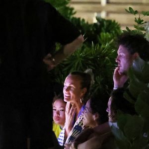 Exclusif - Joy Hallyday - Laeticia Hallyday et son compagnon Frédéric Suant se recueillent sur la tombe de Johnny au cimetière Lorient à Saint Barthélemy le18 mars 2025.

© Dominique Jacovides / Bestimage (pour infos voir vendeur)