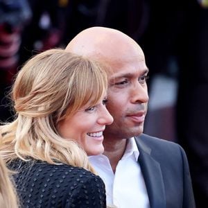 Eric Judor et sa compagne - Montée des marches du film " The Old Oak " lors du 76ème Festival International du Film de Cannes, au Palais des Festivals à Cannes. © Jacovides-Moreau / Bestimage