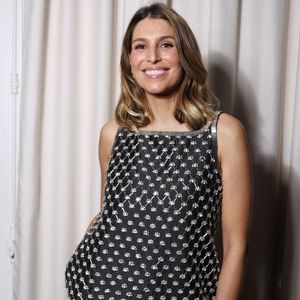 Parmi les nombreux commentaires, Laury Thilleman lui a discrètement apporté son soutien en publiant deux cœurs roses et un émoji représentant un singe.
Laury Thilleman (Miss France 2011) lors de la première édition du gala caritatif 'le Gala du 12 février' au profit des grands brûlés dans les salons de l'Hotel Royal Monceau le 12 février 2026 à Paris.
© Denis Guignebourg/BestImage