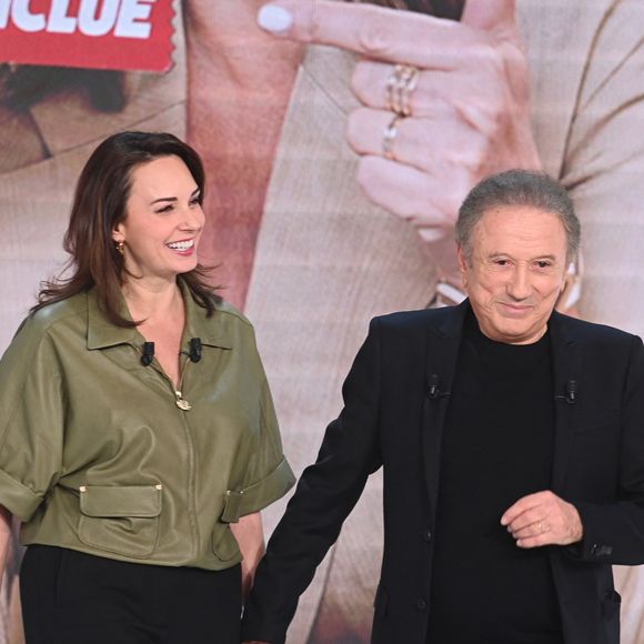 Voilà un numéro qui promet d'être interessant 

Exclusif - Julia Vignali, et Michel Drucker lors de l'enregistrement de l'émission Vivement dimanche au studio Rive gauche, présentée par M. Drucker, diffusée sur France 3, le 1er mars 2026, à Paris, France, le 18 février 2026. © Guillaume Gaffiot/Bestimage