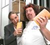 La cheffe privilégie des circuits très courts et des produits frais pour éviter le gaspillage.

Exclusif - Amandine Chaignot et Xavier Thuret (meilleur ouvrier de France 2007) - Soirée "Les filles a fromages" au restaurant "Les Climats" a Paris, le 18 décembre 2013. Les membres du "Cercle Officiel de Filles a Fromages Et plus si affinites" se sont réunis pour un apero a fromages les yeux bandes.