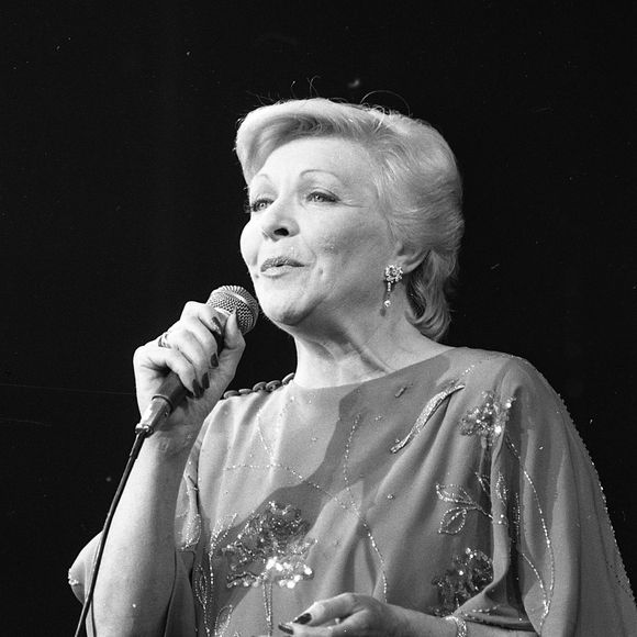 Line Renaud - Soirée pour le 75ème anniversaire de Loulou Gasté au Paradis Latin, organisée par Line Renaud le 18 mars 1983 © Jean-Claude Woestelandt / Bestimage