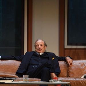 Actuellement sur scène pour son spectacle "Lettres d'excuses", le comédien fait une véritable déclaration à cette ville avec qui il entretient une relation passionnelle.

Patrick Chesnais et Nicolas Briançon - Filage de la pièce "Le Mystère Sunny" au théâtre Montparnasse à Paris le 2 septembre 2023. 

© Coadic Guirec/Bestimage
