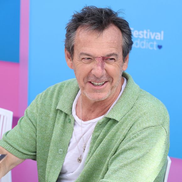 "Émilien revient, le 22 août, il va y avoir un nouveau Combat avec Xavier, avec Émilien, avec tout le monde", a-t-il fait savoir. 

Jean-Luc Reichmann - Photocall de "Demain nous appartient" (DNA) lors du 64ème Festival de Télévision de Monte Carlo au Grimaldi Forum de Monaco le 14 juin 2025.
© Denis Guignebourg / Bestimage