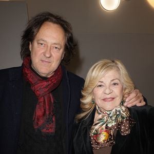 Elle a fait le choix de vivre dans la maison héritée de ses grands-parents en conservant précieusement l'âme historique de la bâtisse, loin de la décoration moderne.
Nicoletta et son mari Jean Christophe Molinier lors du concert hommage à Brigitte Bardot au palais des Congrès à Paris "Brigitte Bardot autobiographie symphonique" le 2 avril 2026.
© Coadic Guirec / Bestimage