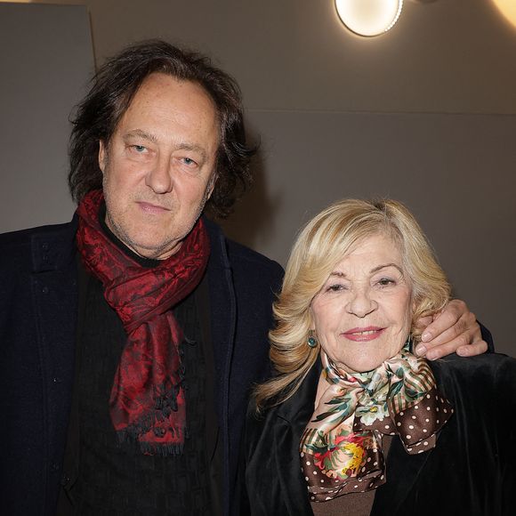 Elle a fait le choix de vivre dans la maison héritée de ses grands-parents en conservant précieusement l'âme historique de la bâtisse, loin de la décoration moderne.

Nicoletta et son mari Jean Christophe Molinier lors du concert hommage à Brigitte Bardot au palais des Congrès à Paris "Brigitte Bardot autobiographie symphonique" le 2 avril 2026.

© Coadic Guirec / Bestimage