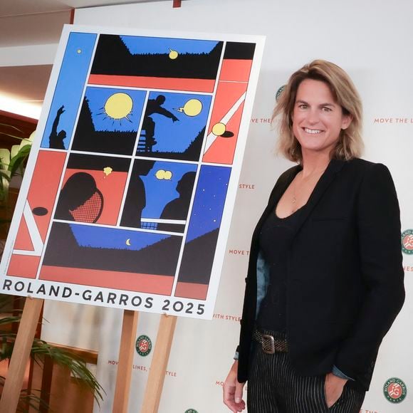 “…plage selon qu’on est en hiver ou en été puisque j’habite à Biarritz”, ajoute Amélie Mauresmo

Amélie Mauresmo - Conférence de presse Roland Garros 2025 - Paris, France, le 17 avril 2025. © Jack Tribeca / Bestimage