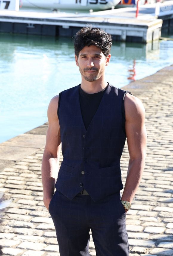 Vinnie Dargaud lors du photocall de la série "Scènes de ménages" lors de la 25ème édition du Festival de la fiction de la Rochelle, France, le 13 septembre 2023. © Denis Guignebourg/BestImage