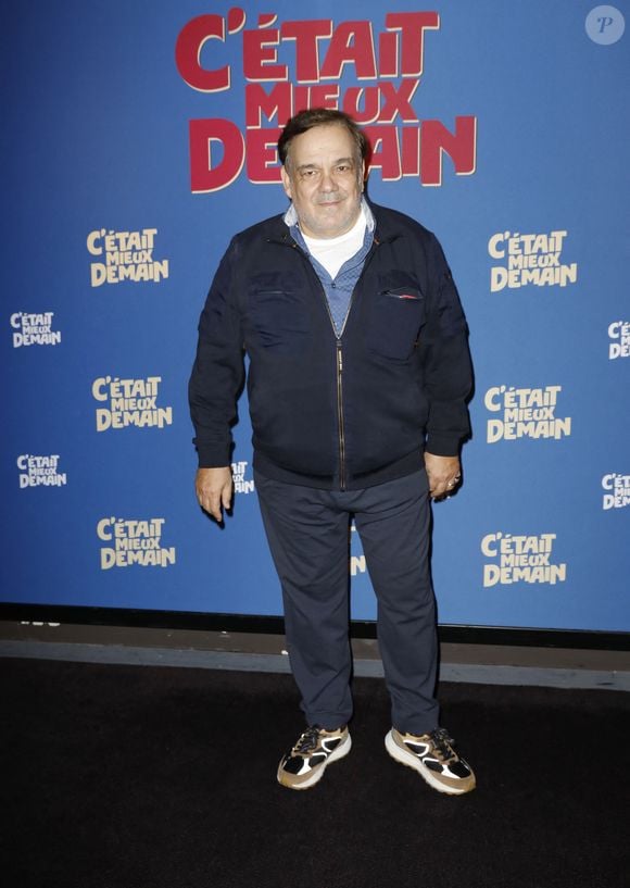 Nées de son histoire avec Marie-Sandra Badini Duran, elles ont 19 et 15 ans. Deux jeunes femmes qui font aujourd’hui la fierté de leur père.

Didier Bourdon - Première du film "C'était Mieux Demain" au cinéma UGC Bercy à Paris

© Marc Ausset-Lacroix/Bestimage