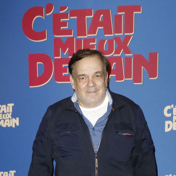 Nées de son histoire avec Marie-Sandra Badini Duran, elles ont 19 et 15 ans. Deux jeunes femmes qui font aujourd’hui la fierté de leur père.

Didier Bourdon - Première du film "C'était Mieux Demain" au cinéma UGC Bercy à Paris

© Marc Ausset-Lacroix/Bestimage