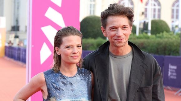 “Ça braille à la maison” : Mélanie Thierry maman d'un 3e enfant à 43 ans avec Raphaël, un quotidien très animé