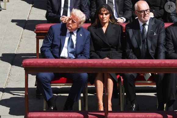 Donald Trump - Melania Trump aux obsèques du pape François le 26 avril 2025.
BACKGRID UK 26 APRIL 2025 BYLINE MUST READ: IPA / BACKGRID
UK: +44 208 344 2007 / uksales@backgrid.com
USA: +1 310 798 9111 / usasales@backgrid.com
Pictures Containing Children Please Pixelate Face Prior To Publication