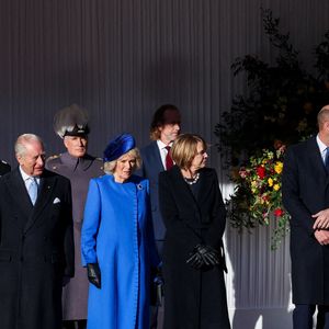 Frank-Walter Steinmeier, Le roi Charles III d'Angleterre et Camilla Parker Bowles, reine consort d'Angleterre, Elke Budenbender, Le prince William, prince de Galles, et Catherine (Kate) Middleton, princesse de Galles - Le roi Charles III et la reine consort d'Angleterre Camilla accueillent le président allemand Frank-Walter Steinmeier et son épouse Elke Buedenbender, accompagnés du prince et de la princesse de Galles à Datchet Road à Windsor, Berkshire, au premier jour de la visite d'État au Royaume-Uni du président de la République fédérale d'Allemagne. Date de la photo : mercredi 3 décembre 2025.
© PA Photo/ Bestimage