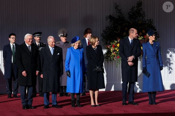 Frank-Walter Steinmeier, Le roi Charles III d'Angleterre et Camilla Parker Bowles, reine consort d'Angleterre, Elke Budenbender, Le prince William, prince de Galles, et Catherine (Kate) Middleton, princesse de Galles - Le roi Charles III et la reine consort d'Angleterre Camilla accueillent le président allemand Frank-Walter Steinmeier et son épouse Elke Buedenbender, accompagnés du prince et de la princesse de Galles à Datchet Road à Windsor, Berkshire, au premier jour de la visite d'État au Royaume-Uni du président de la République fédérale d'Allemagne. Date de la photo : mercredi 3 décembre 2025.  

© PA Photo/ Bestimage
